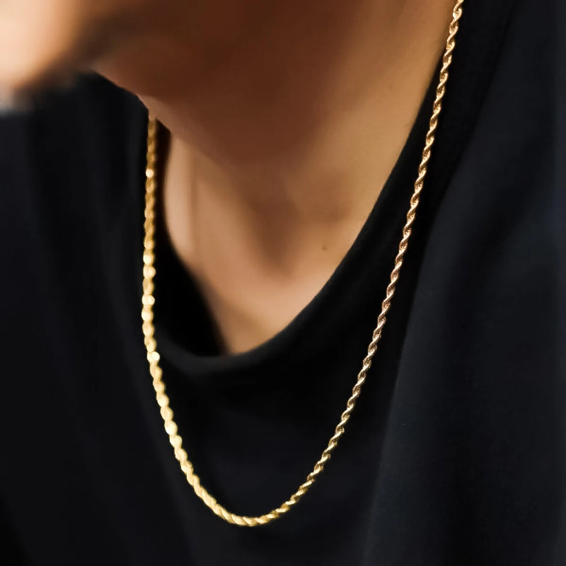 Colar Dourado de Aço Inoxidável